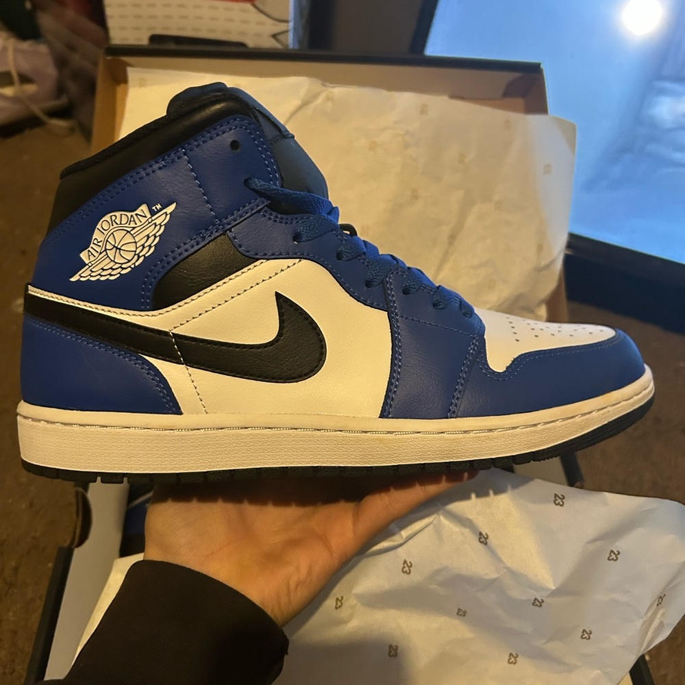 Air Jordan Mid